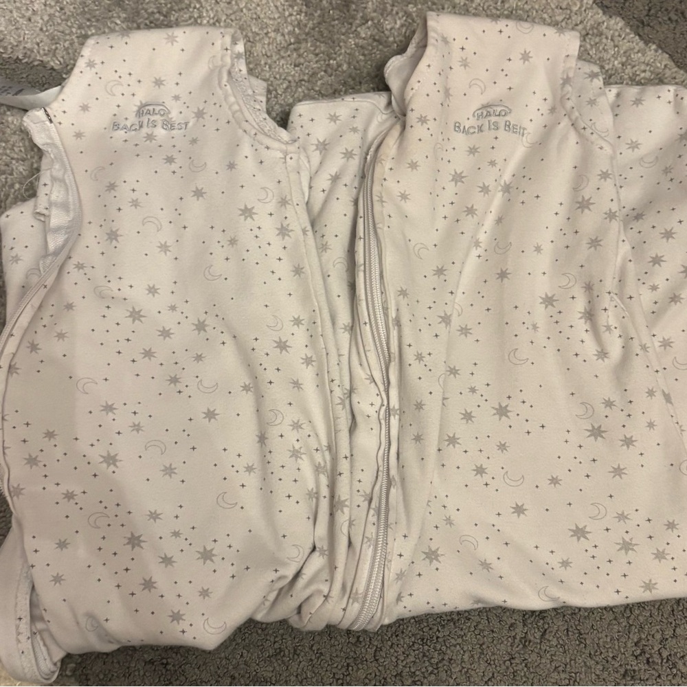 Halo Gray Starry Sleep Sacks for Babies 6-12months. Size Med set of 2